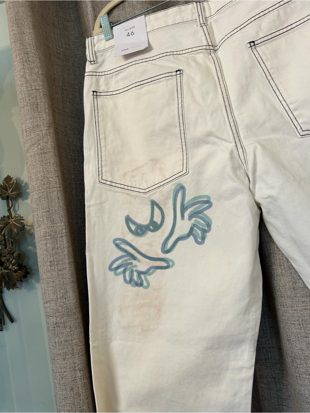 NWT Bershka 90s Wide Leg Graffiti Graphic Jeans Cream Ecru Size
46 / US 14 - Picture 6 of 12
